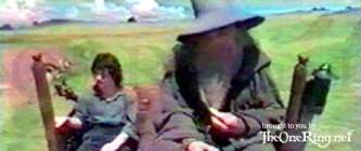 Elijah Wood (Frodo) seems tiny sitting next to Ian McKellen (Gandalf) thanks to forced perspective.